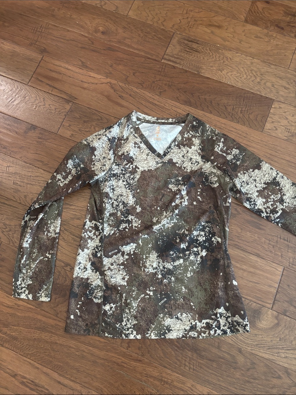 Strata She Long Sleeve V-Neck Top in Brown Camouflage Print